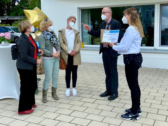 Diakonie Hospiz Woltersdorf - Förderverein Polarstern übergibt Spendenscheck Diakonie Hospiz Woltersdorf - Förderverein Polarstern übergibt Spendenscheck